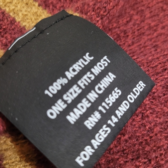 Harry Potter Red and Gold Striped Scarf Embroidered Crest Gryffindor - Picture 5 of 5